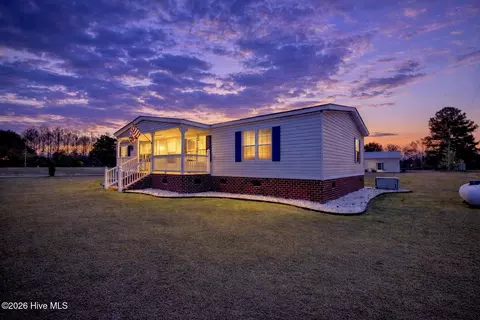 1961 Becton Farm Rd, Kinston, NC 28501