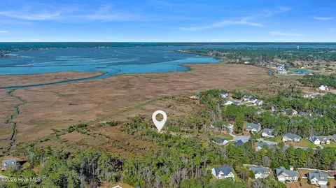 1217 Strange Ct, Morehead City, NC 28557
