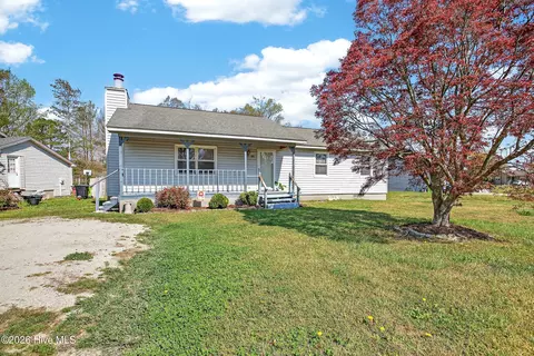 111 Little Lake Cir, New Bern, NC 28560