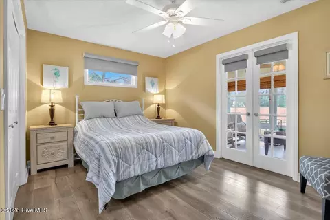 Bedroom - 104 Greenview Ct, Hampstead, NC 28443 photo 5 of 6