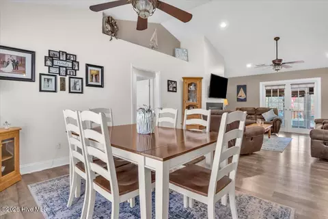 Dining - 104 Greenview Ct, Hampstead, NC 28443 photo 1 of 8