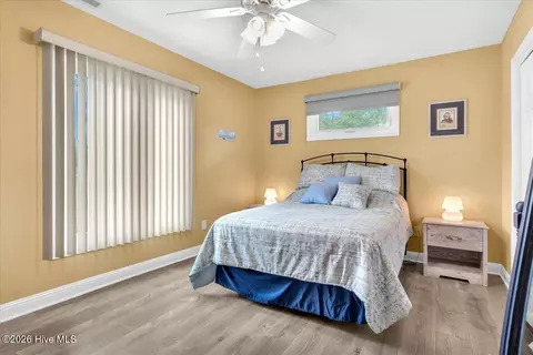 Bedroom - 104 Greenview Ct, Hampstead, NC 28443 photo 6 of 6