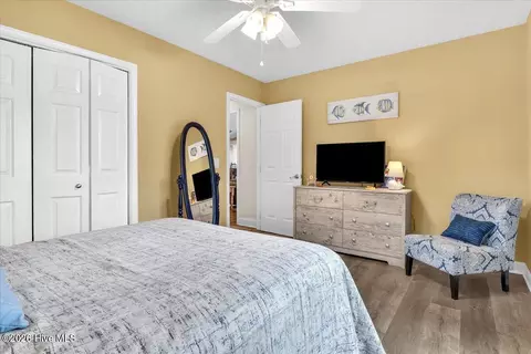 Bedroom - 104 Greenview Ct, Hampstead, NC 28443 photo 4 of 6