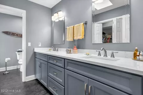 Bath - 104 Greenview Ct, Hampstead, NC 28443 photo 1 of 4