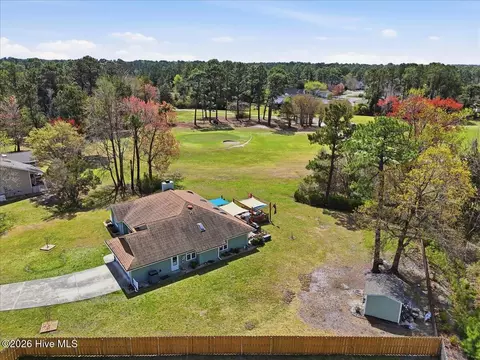View/Area - 104 Greenview Ct, Hampstead, NC 28443 photo 9 of 11