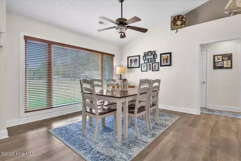 Dining - 104 Greenview Ct, Hampstead, NC 28443 photo 3 of 8