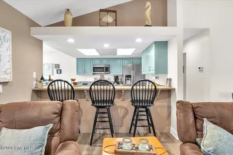Kitchen - 104 Greenview Ct, Hampstead, NC 28443 photo 1 of 5