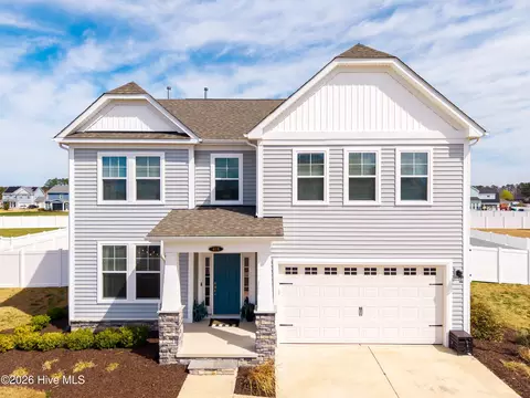 418 Campus Dr, Moyock, NC 27958