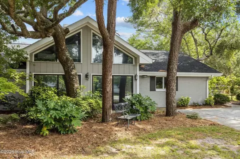 132 Beechwood Dr, Pine Knoll Shores, NC 28512