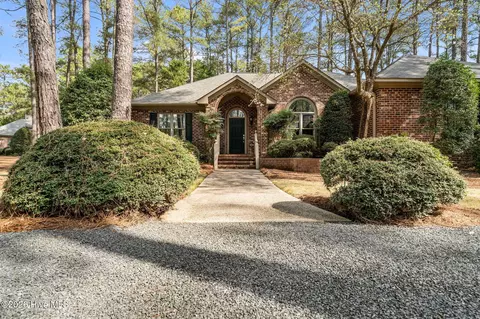 12 Tayport Ct, Pinehurst, NC 28374