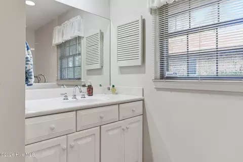 Bath - 205 Baltusrol Ln, Pinehurst, NC 28374 photo 3 of 5