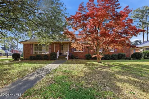 1600 Saint Andrews Pl, Kinston, NC 28504