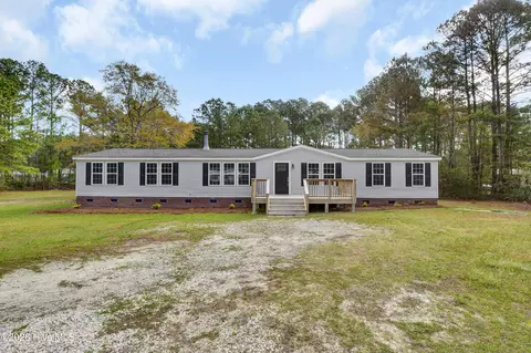 111 Madelyn Dr, Richlands, NC 28574
