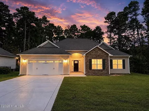 1831 Caracara Dr, New Bern, NC 28560