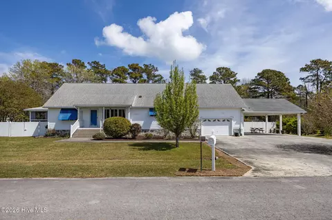 120 Pearl Dr, Beaufort, NC 28516