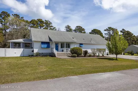 120 Pearl Dr, Beaufort, NC 28516