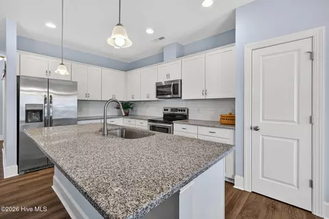 Kitchen - 473 Arden Dr, Hampstead, NC 28443 photo 1 of 4