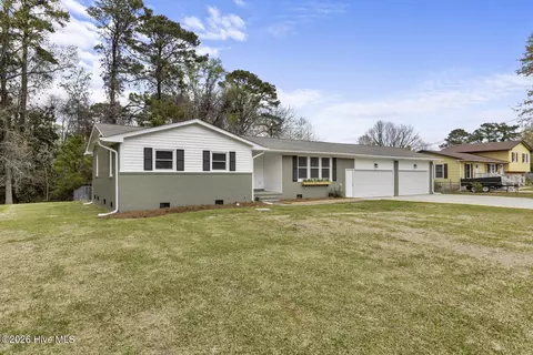 408 Carole Dr, Jacksonville, NC 28540