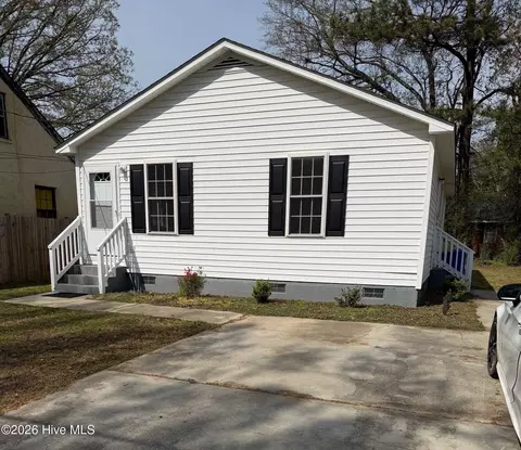 1319 Carolina St E, Wilson, NC 27893