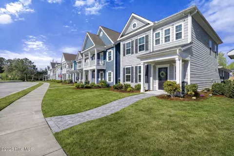 7163 Maple Leaf Dr, Wilmington, NC 28411