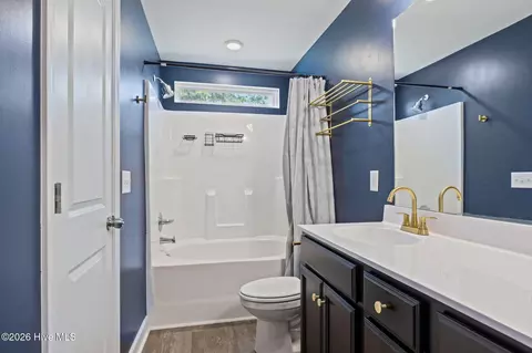 Bath - 704 W Warner Ct, Hubert, NC 28539 photo 2 of 4
