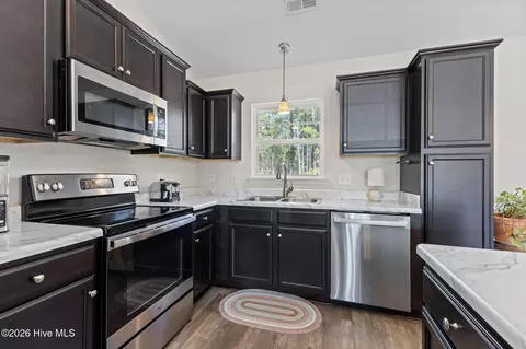 Kitchen - 704 W Warner Ct, Hubert, NC 28539 photo 2 of 4