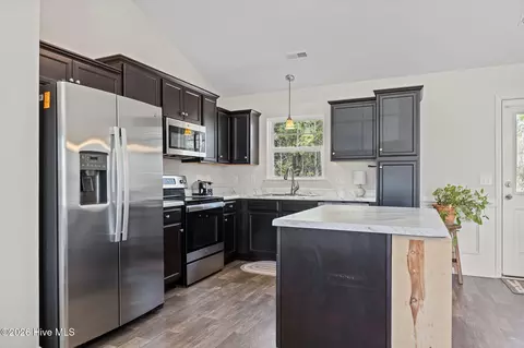 Kitchen - 704 W Warner Ct, Hubert, NC 28539 photo 3 of 4