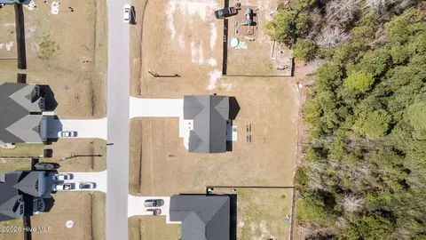 View/Area - 704 W Warner Ct, Hubert, NC 28539 photo 2 of 10