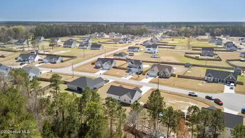 View/Area - 704 W Warner Ct, Hubert, NC 28539 photo 7 of 10