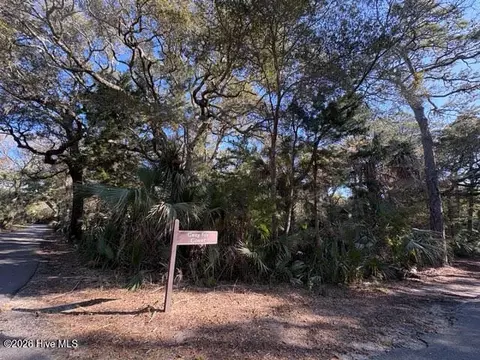 2 Gray Fox Ct, Bald Head Island, NC 28461