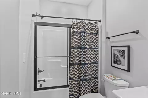 Bath - 400 Lighthouse Ln #B2, Cedar Point, NC 28584 photo 4 of 5