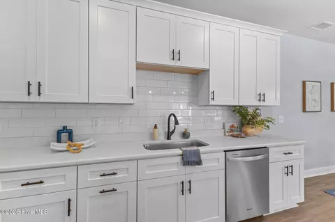 Kitchen - 400 Lighthouse Ln #B2, Cedar Point, NC 28584 photo 6 of 7