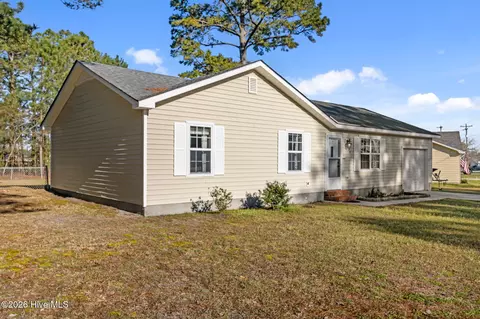 Exterior - 434 Oregon Trl, Hubert, NC 28539 photo 1 of 10