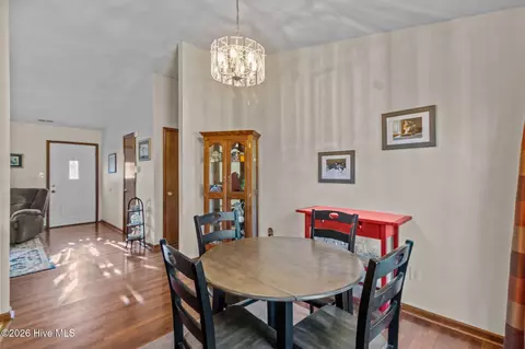 Dining - 434 Oregon Trl, Hubert, NC 28539 photo 1 of 2