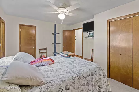 Bedroom - 434 Oregon Trl, Hubert, NC 28539 photo 6 of 9