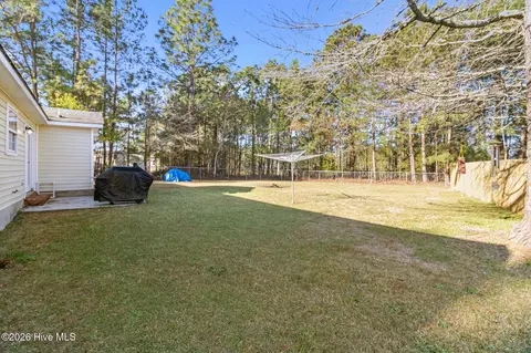 Exterior - 434 Oregon Trl, Hubert, NC 28539 photo 7 of 10