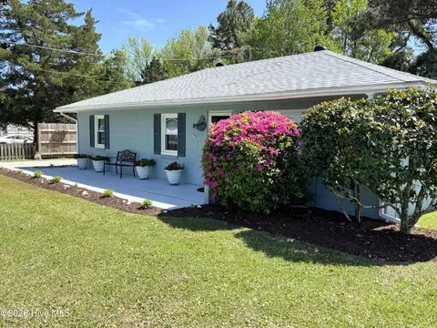 923 N Yaupon Ter, Morehead City, NC 28557