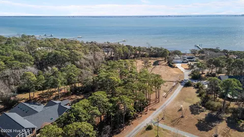 193 Deep Bay Dr, Newport, NC 28570