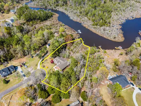 310 Milton Ct, Sneads Ferry, NC 28460