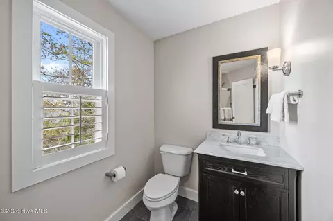 Bath - 386 Little Acre Ln, Bath, NC 27808 photo 6 of 8