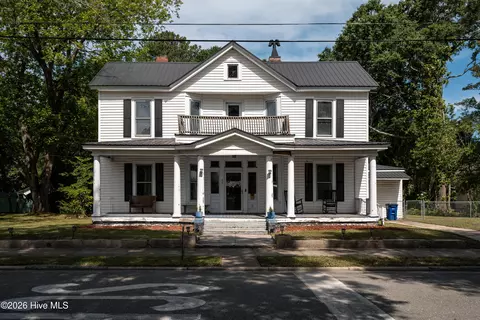 401 N Massey St, Selma, NC 27576