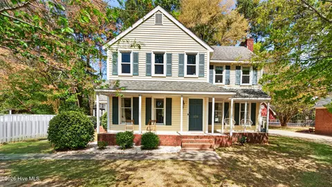 506 Cedarhurst Rd, Greenville, NC 27834