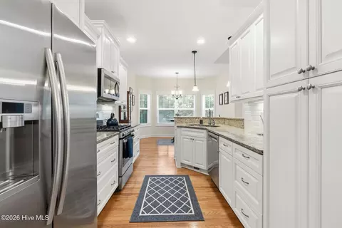 Kitchen - 290 Pinyon Cir, Pinehurst, NC 28374 photo 5 of 5