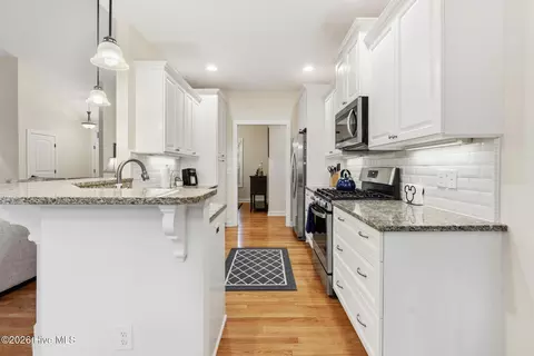Kitchen - 290 Pinyon Cir, Pinehurst, NC 28374 photo 2 of 5