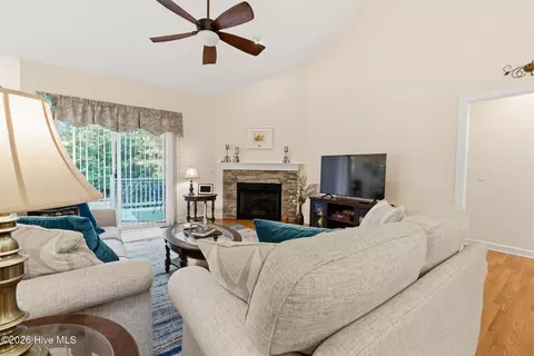 Living - 290 Pinyon Cir, Pinehurst, NC 28374 photo 1 of 3