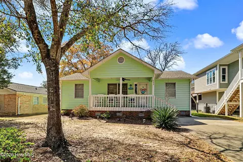 203 NE 59th St, Oak Island, NC 28465