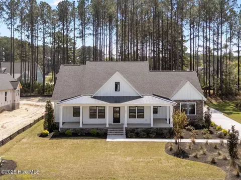 389 Crow Creek Dr NW, Calabash, NC 28467