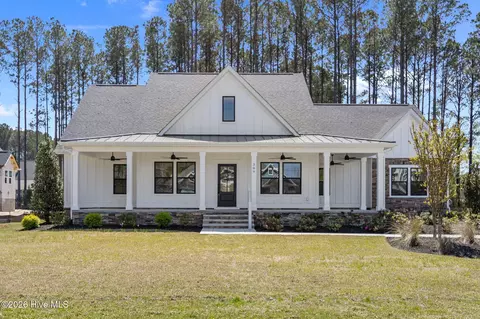 389 Crow Creek Dr NW, Calabash, NC 28467