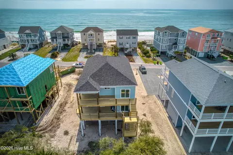 24 Porpoise Pl, North Topsail Beach, NC 28460