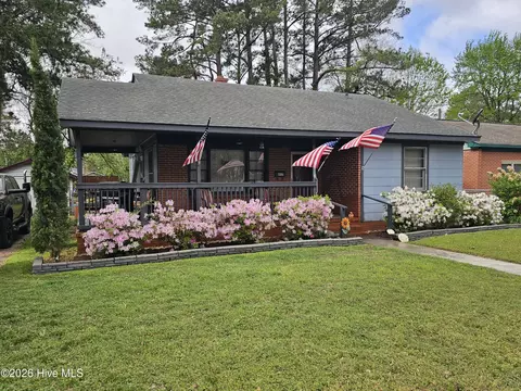 807 E 8th St, Washington, NC 27889